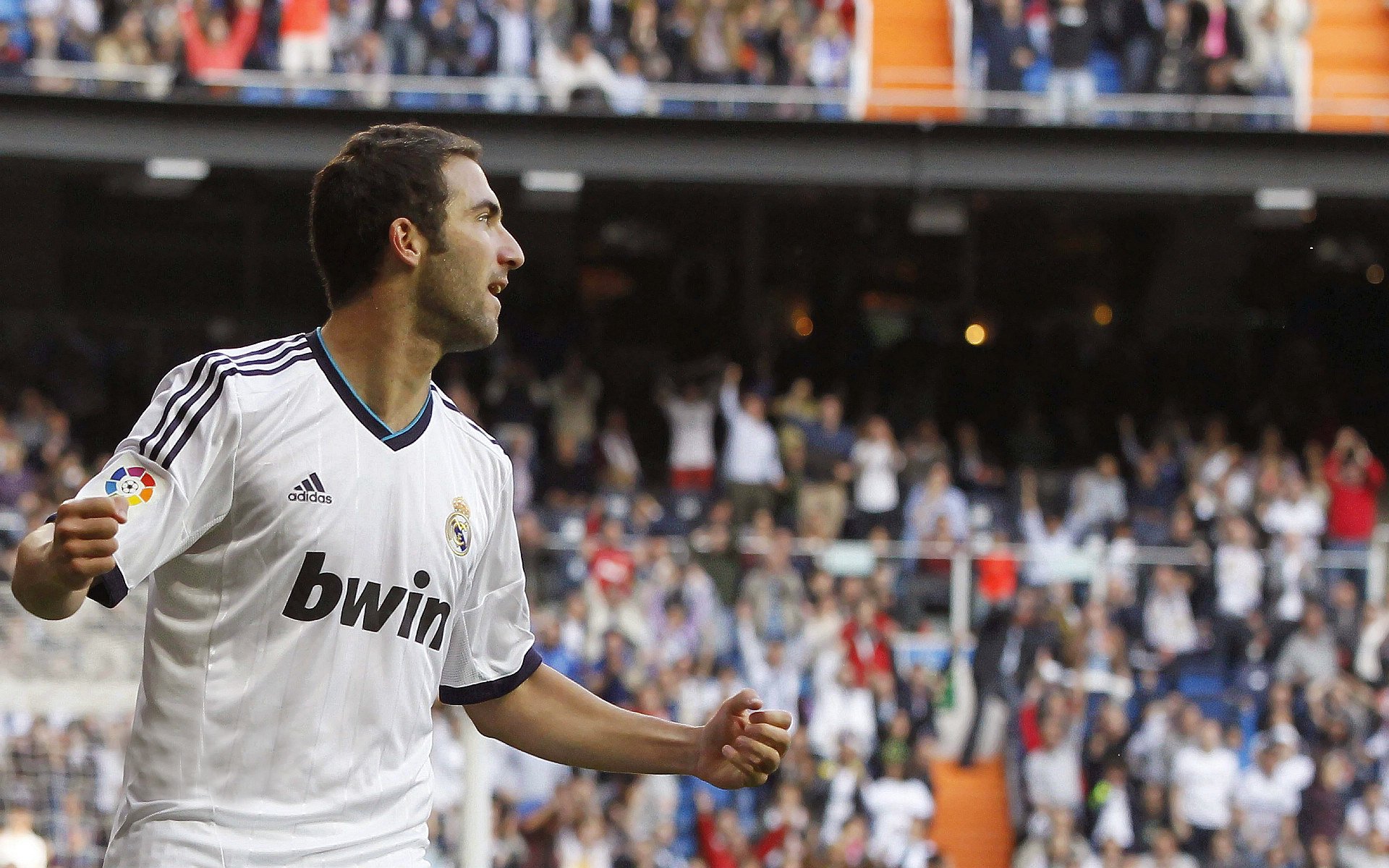 英超最新积分战报：纽卡爆冷被灌3球，曼城升第2，曼联第8名，英超积分榜19-20